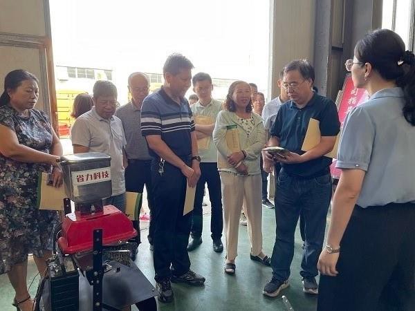 南通农技人到省力农机指导工作